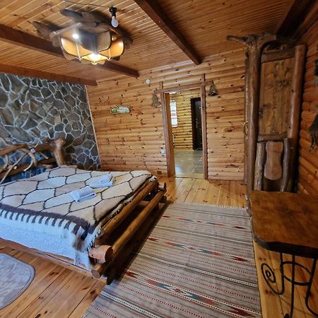 Hotel Гуцульська Хата Jaremcze Zewnętrze zdjęcie