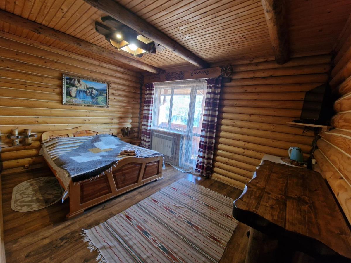 Hotel Гуцульська Хата Jaremcze Zewnętrze zdjęcie