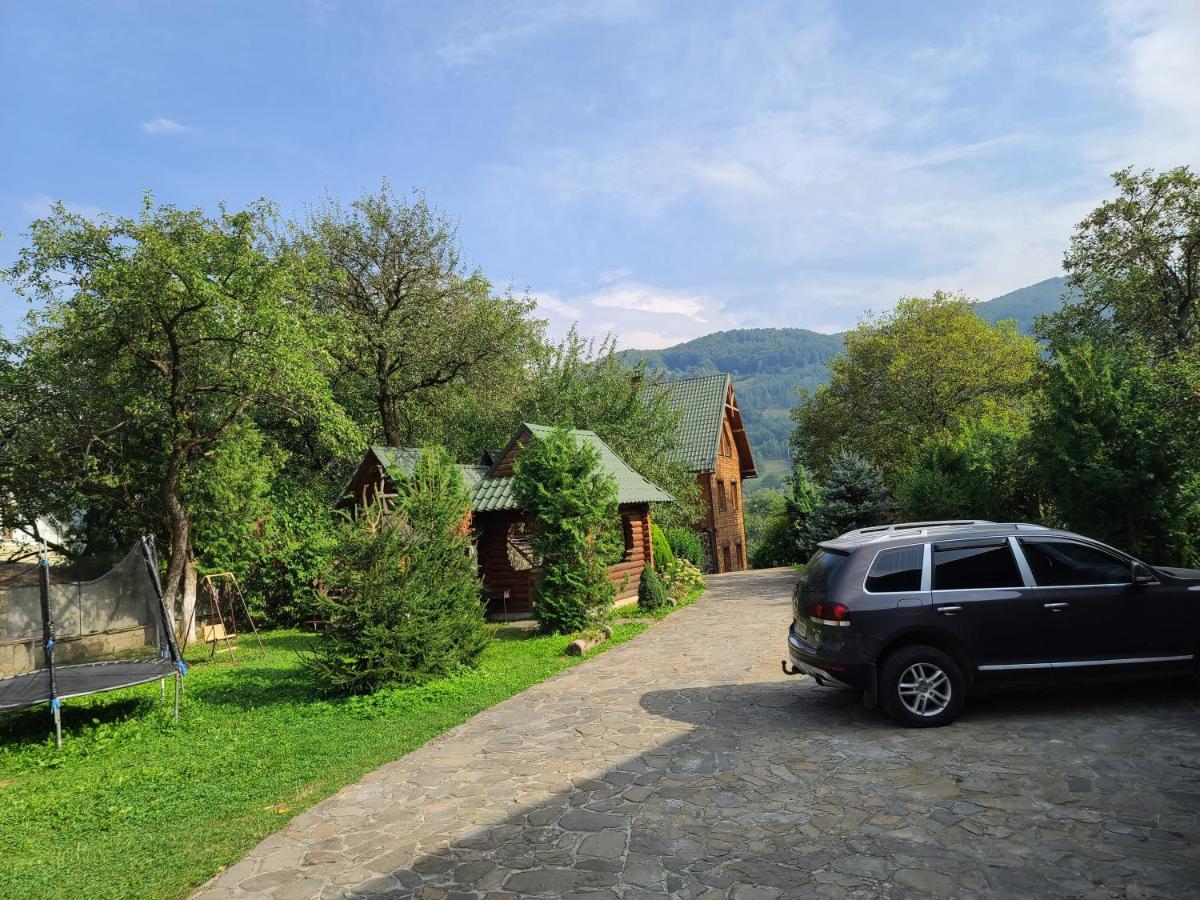 Hotel Гуцульська Хата Jaremcze Zewnętrze zdjęcie