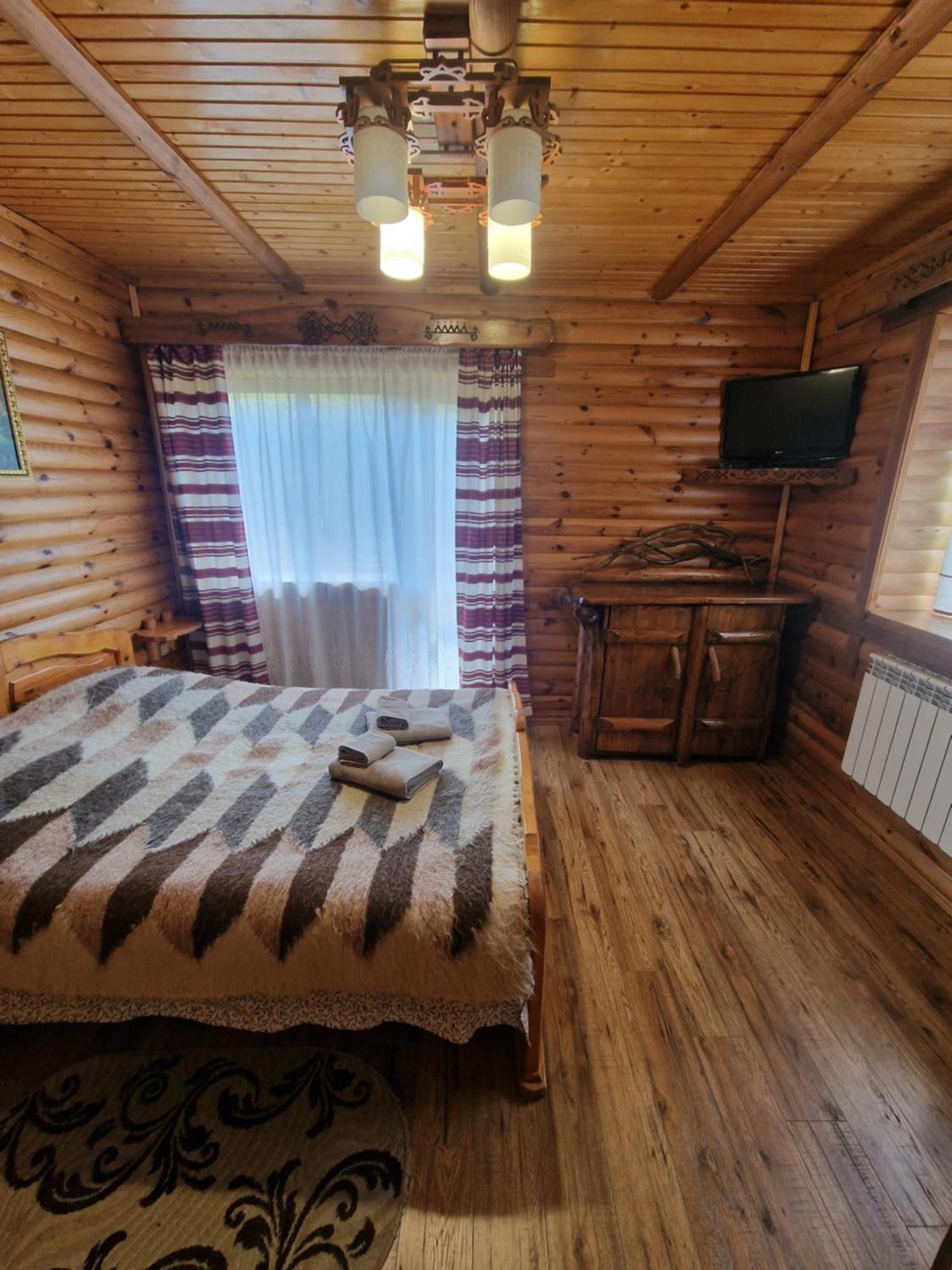 Hotel Гуцульська Хата Jaremcze Zewnętrze zdjęcie