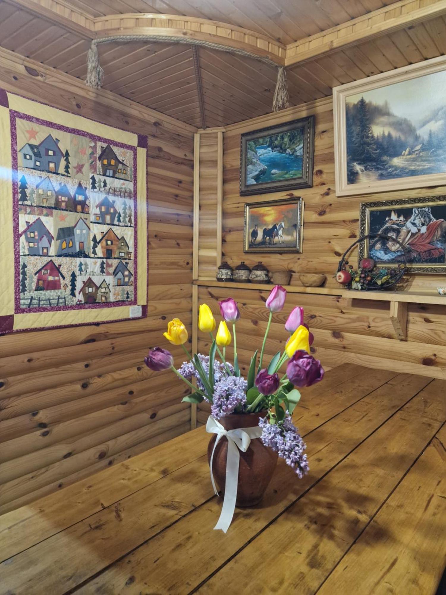 Hotel Гуцульська Хата Jaremcze Zewnętrze zdjęcie