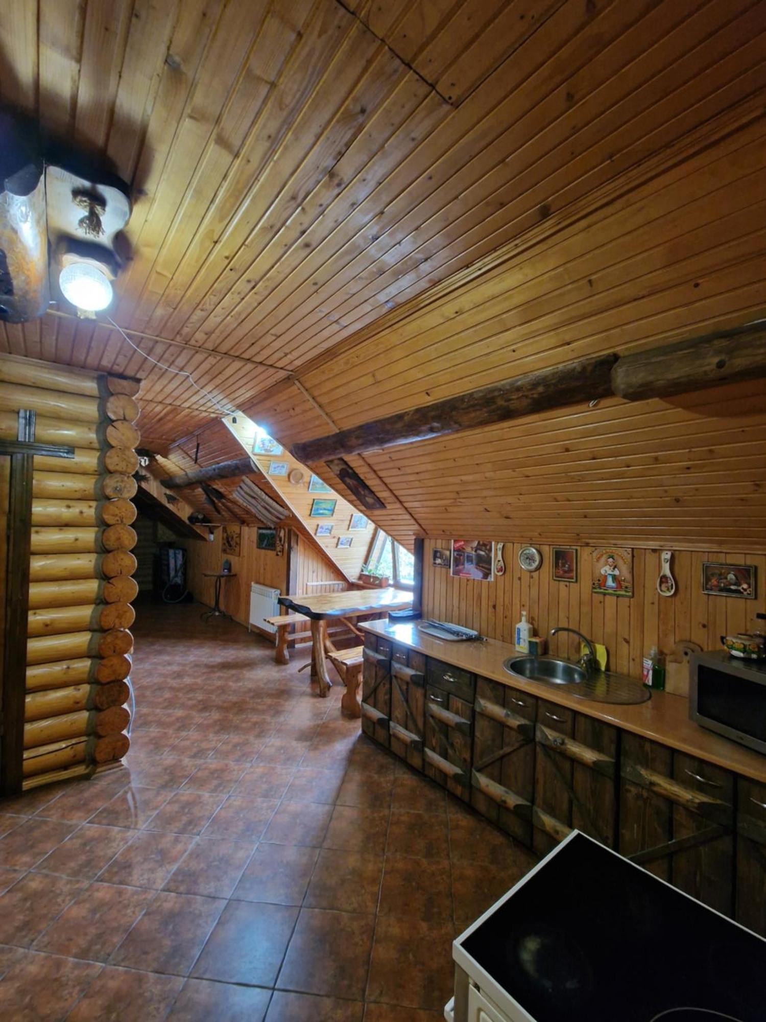 Hotel Гуцульська Хата Jaremcze Zewnętrze zdjęcie