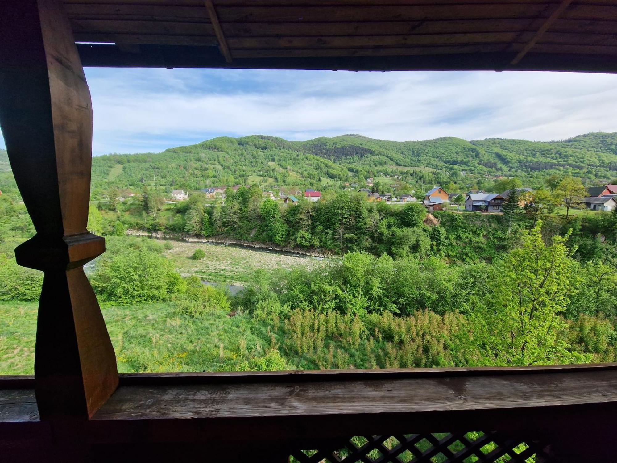 Hotel Гуцульська Хата Jaremcze Zewnętrze zdjęcie